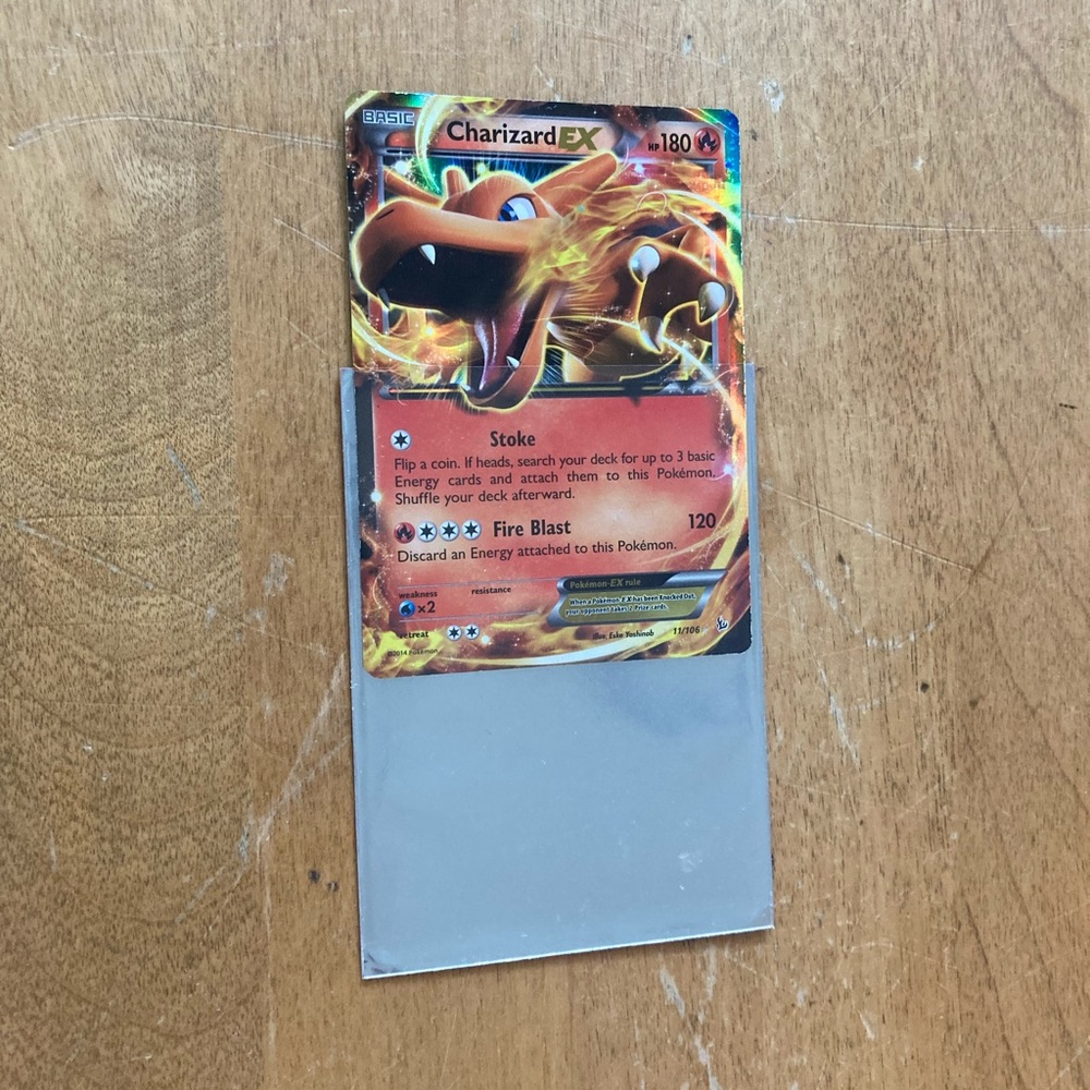 Charizard EX Pokémon card - Picture 8 of 8